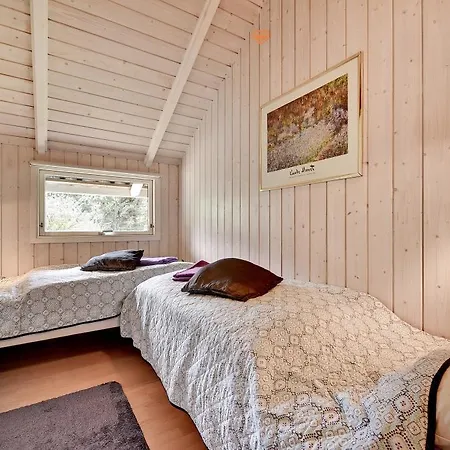 2 Bedroom Amazing In Holiday home Oksbol (Syddanmark)